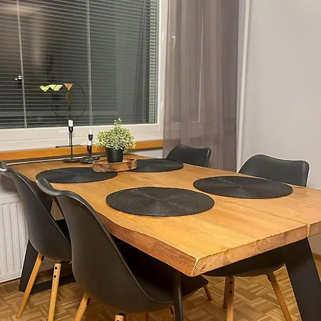 Apartman Ahkio - Warm & Cozy Near Downtown *